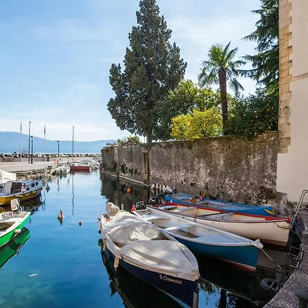 Il Batti Water Front And Private Appartement Toscolano Maderno