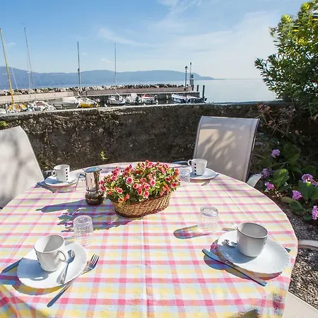 Il Batti Water Front And Private